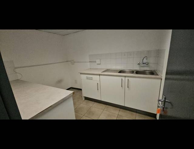 INDUSTRIAL PROPERTY TO RENT IN HALFWAY HOUSE